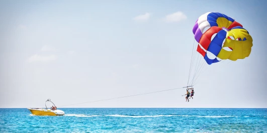 Parasailing Nedir, Nerelerde Yapılabilir?